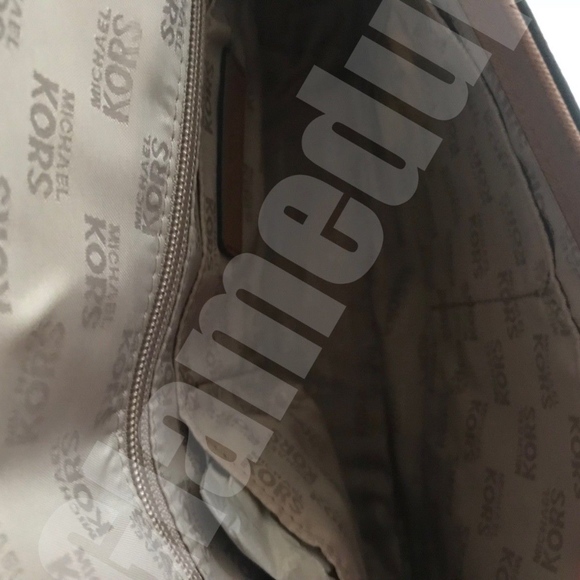 SOLD OUT Michael Kors Violet Callie Crossbody - Picture 7 of 8